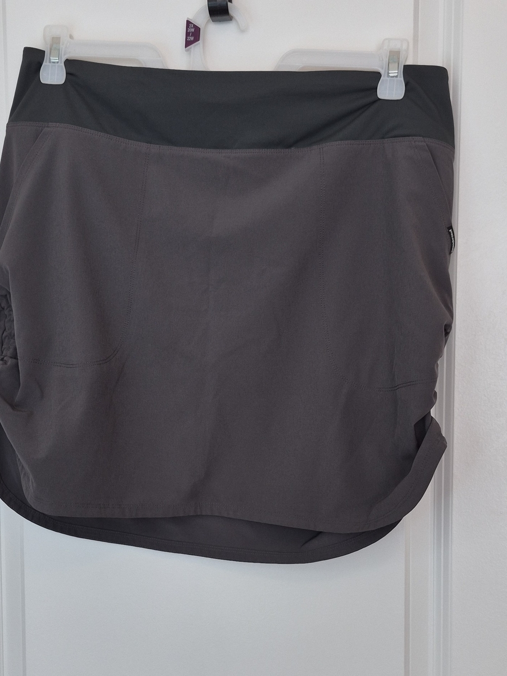 Patagonia Athletic Gray Skort with Dark Waistband Size L